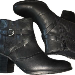 Baretraps Laura Ankle Boots Harness Wrap EUC Size 9